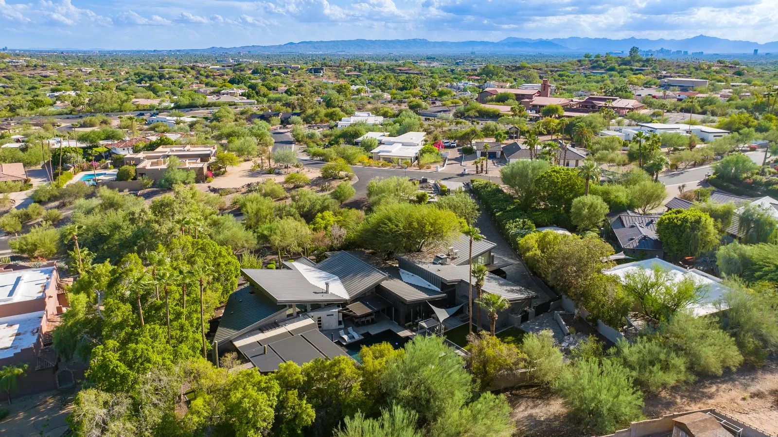 Arcadia vs. Biltmore: Which Phoenix Luxury Neighborhood Fits You?